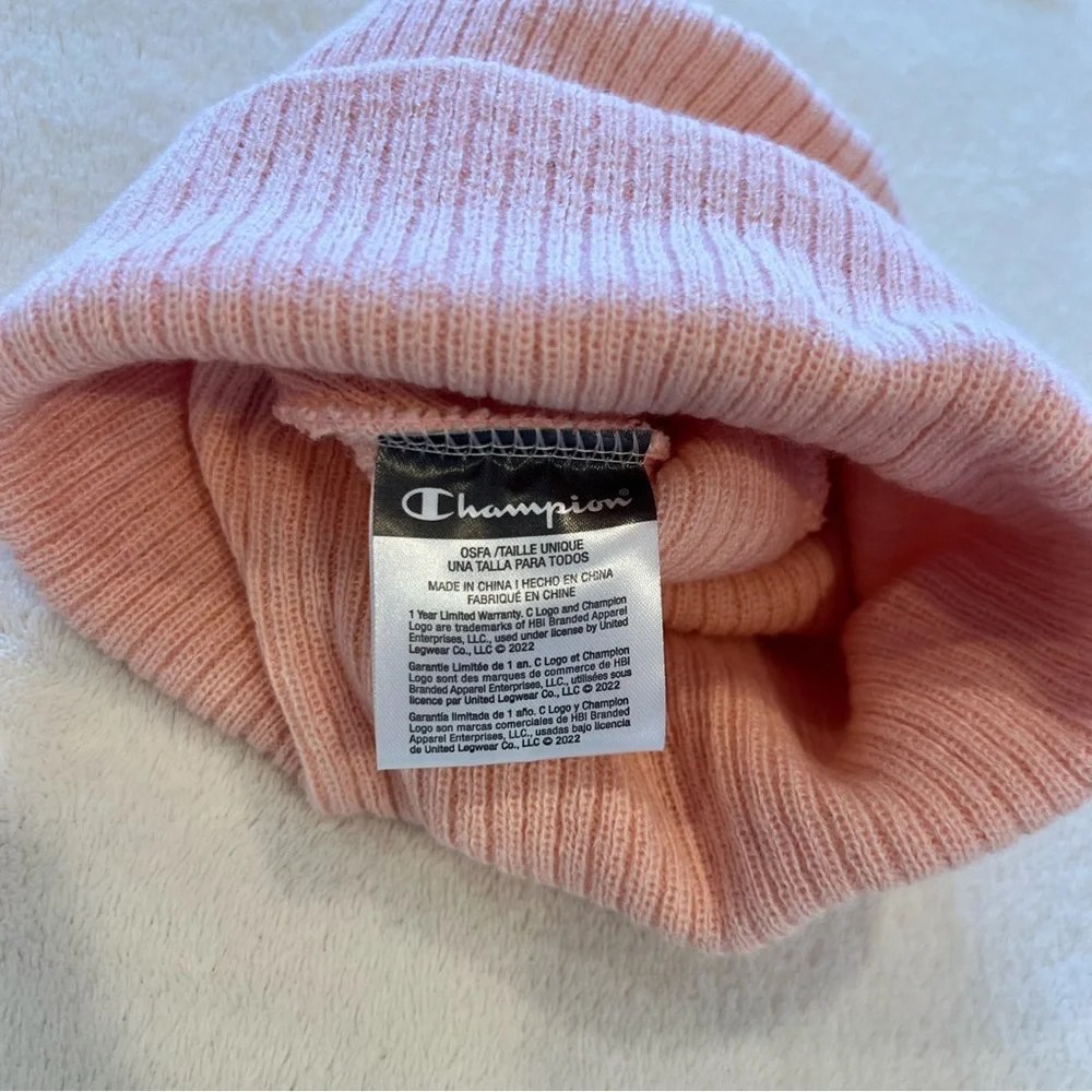 🔆‎ Bundle items 6 for $30 NWT Champion Beanie